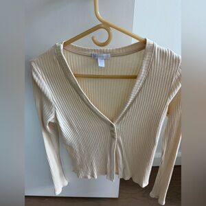 Beyond Yoga Ribbed V-Neck Button-Front Cardigan in Cream